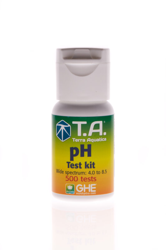 T.A. pH test kit with color scale, measuring range pH 4.0 - pH 8.5, 30 ml, enough for 500 tests